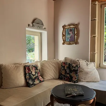 Holiday home La Petite Tour -